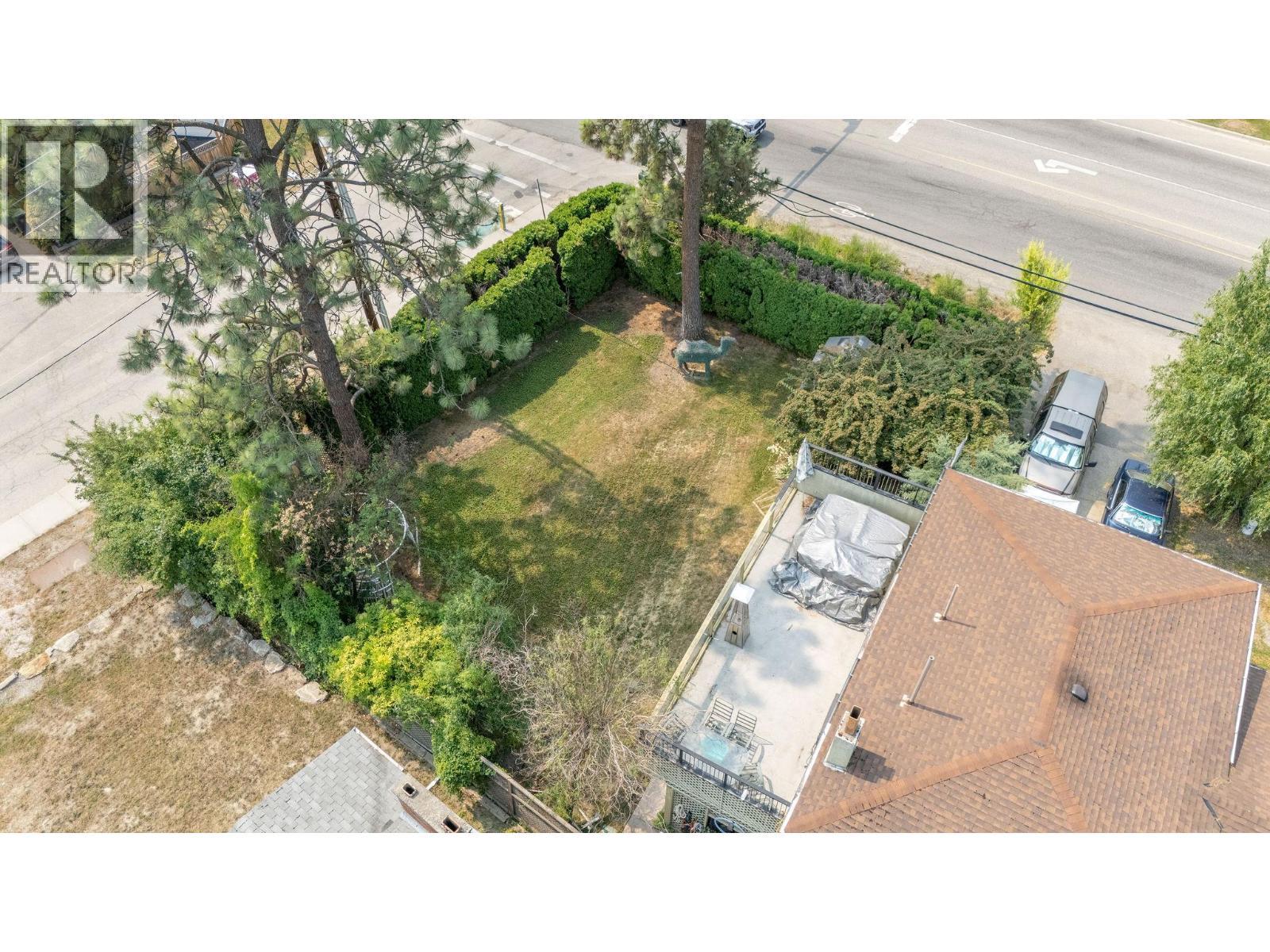 599 Clifton Road S, Kelowna, BC - Outdoor