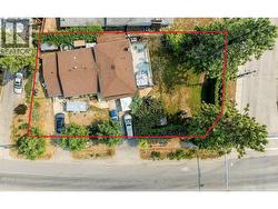Large side yard with potential to build home or duplex, etc -