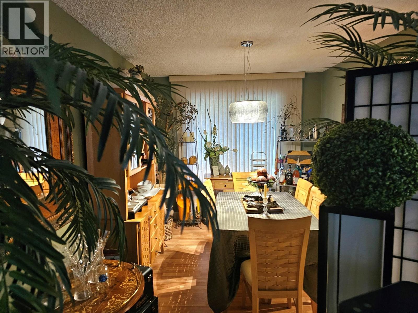 599 Clifton Road S, Kelowna, BC - Indoor