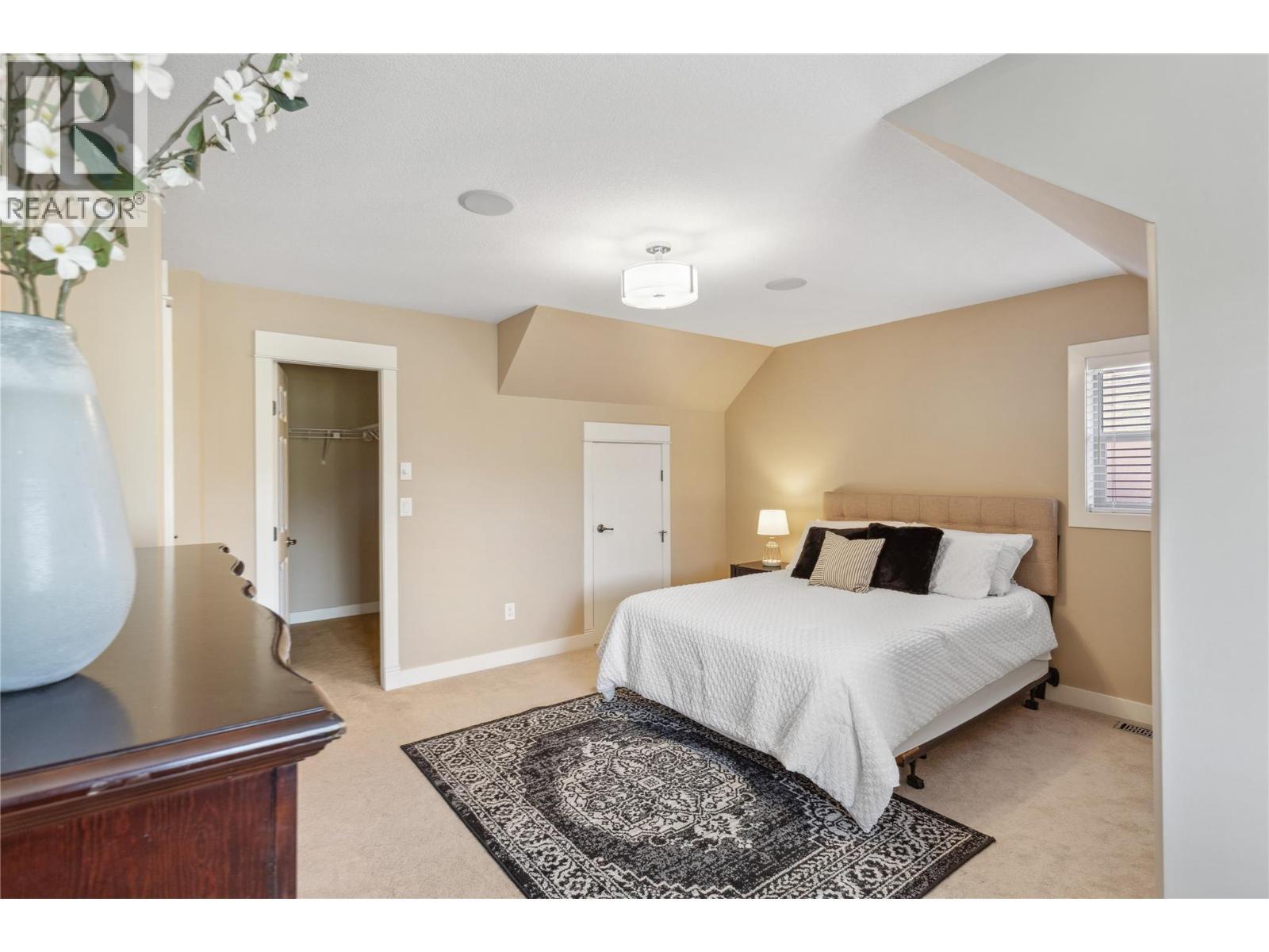 5575 Highway 6 Highway, Coldstream, BC - Indoor Photo Showing Bedroom