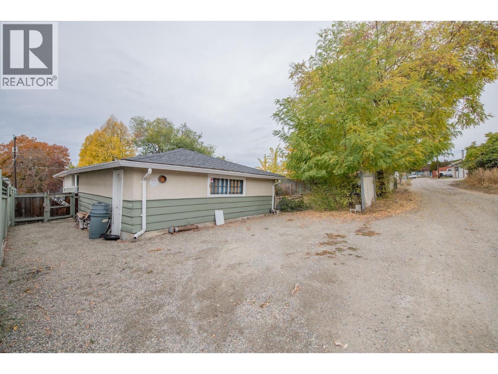 3005 15 Street, Vernon, BC - Outdoor With Exterior