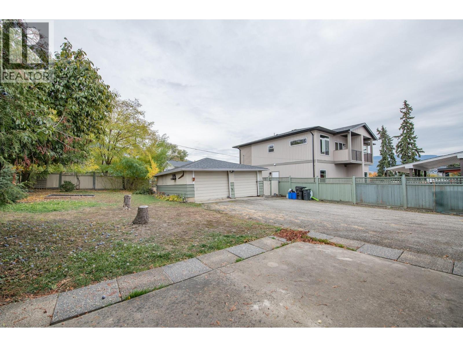 3005 15 Street, Vernon, BC - Outdoor