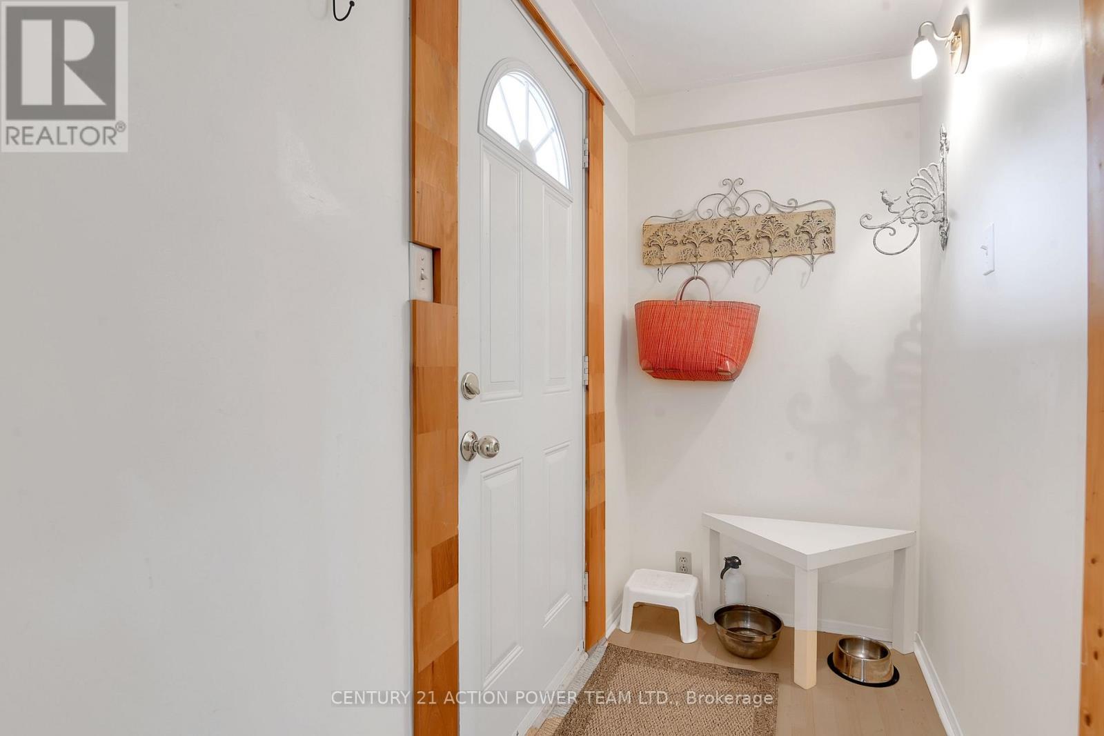 58 Vaughan Street, Ottawa, ON - Indoor Photo Showing Other Room