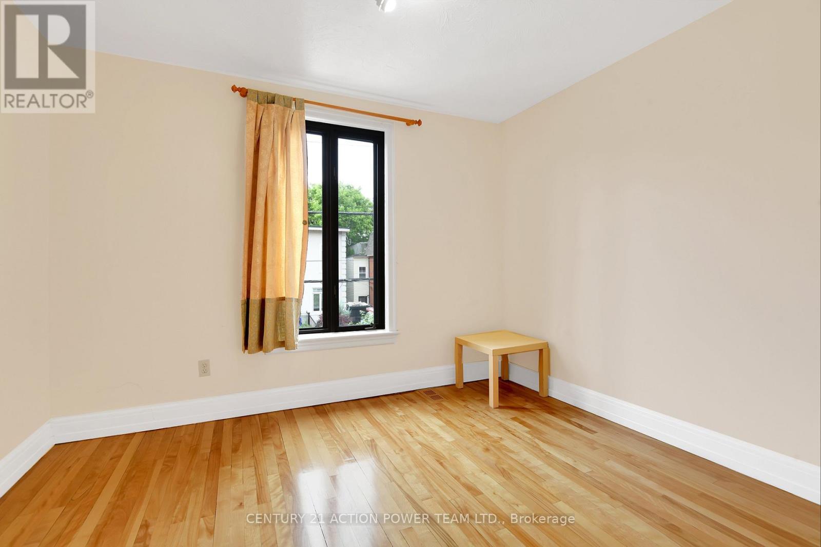 58 Vaughan Street, Ottawa, ON - Indoor Photo Showing Other Room