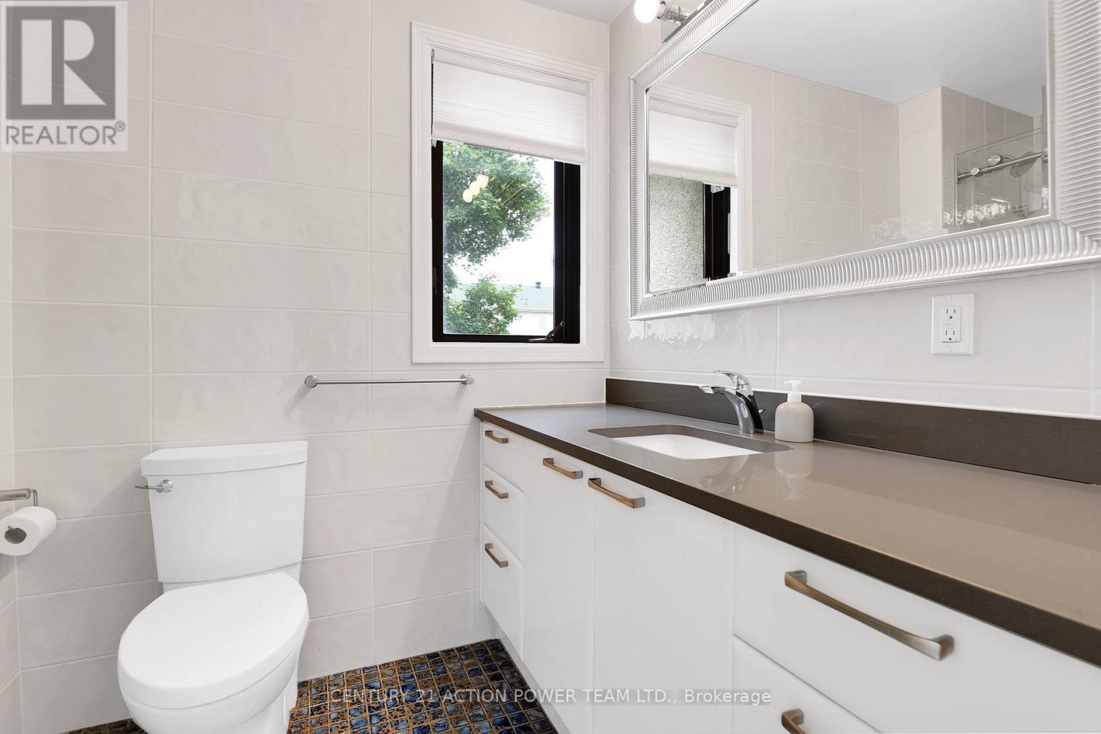 58 Vaughan Street, Ottawa, ON - Indoor Photo Showing Bathroom