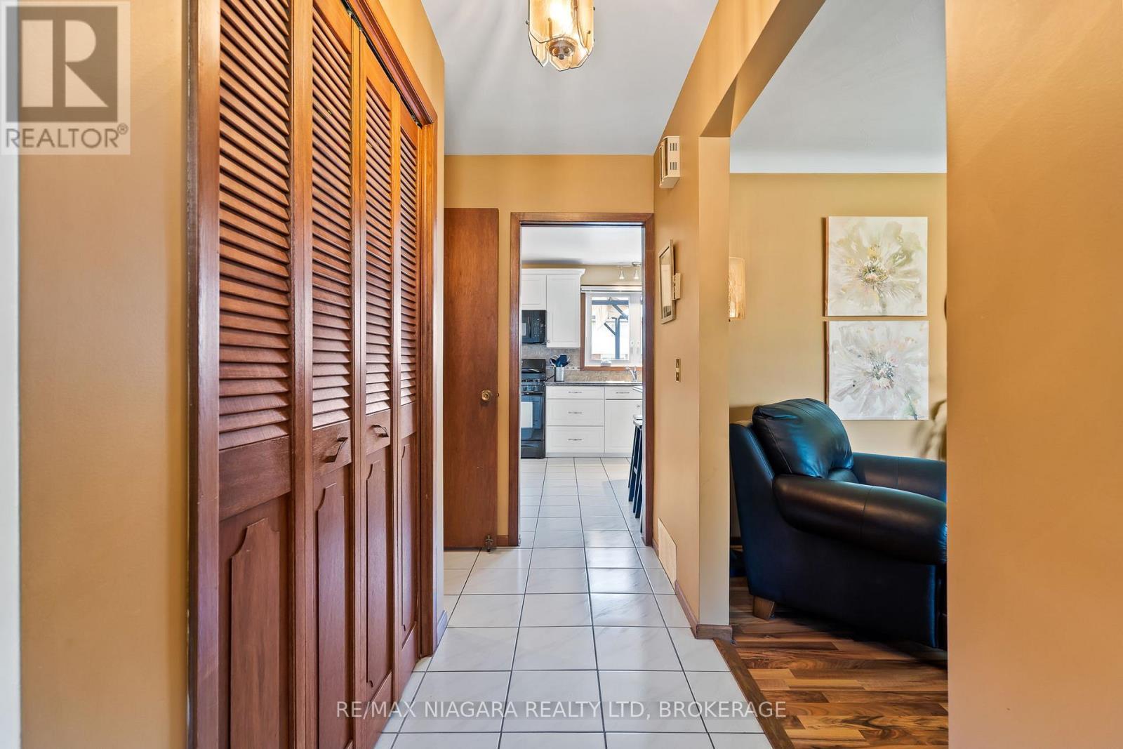 40 Gaspare Drive, Port Colborne (Sugarloaf), ON - Indoor Photo Showing Other Room