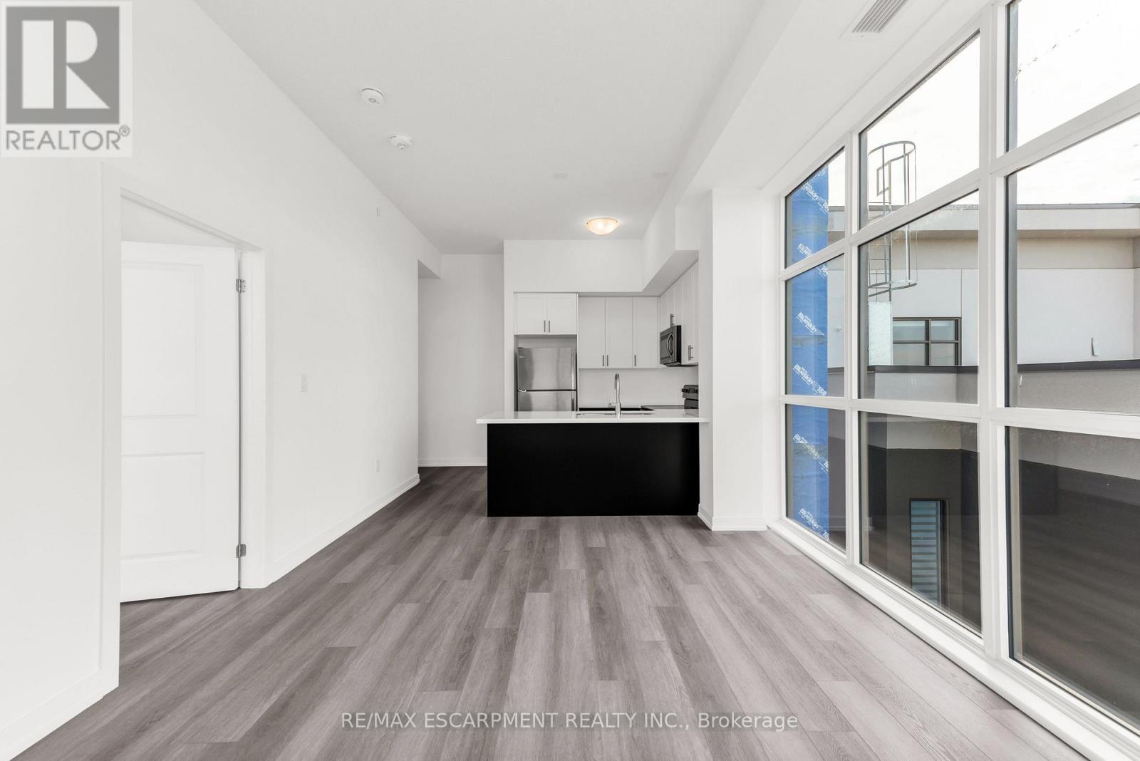 502 - 460 Dundas Street E, Hamilton, ON - Indoor