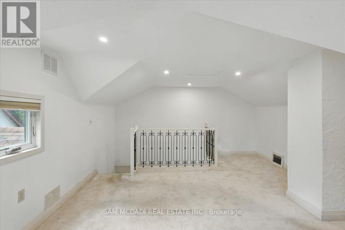 62 Maple Avenue S, Mississauga, ON - Indoor Photo Showing Other Room