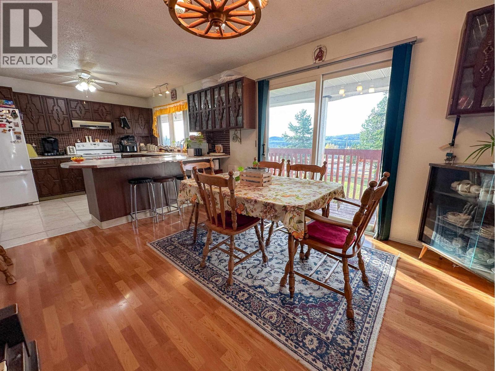 21900 E 16 Highway, Fort Fraser, BC - Indoor Photo Showing Dining Room