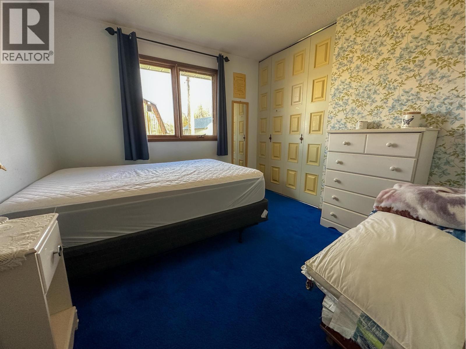 21900 E 16 Highway, Fort Fraser, BC - Indoor Photo Showing Bedroom