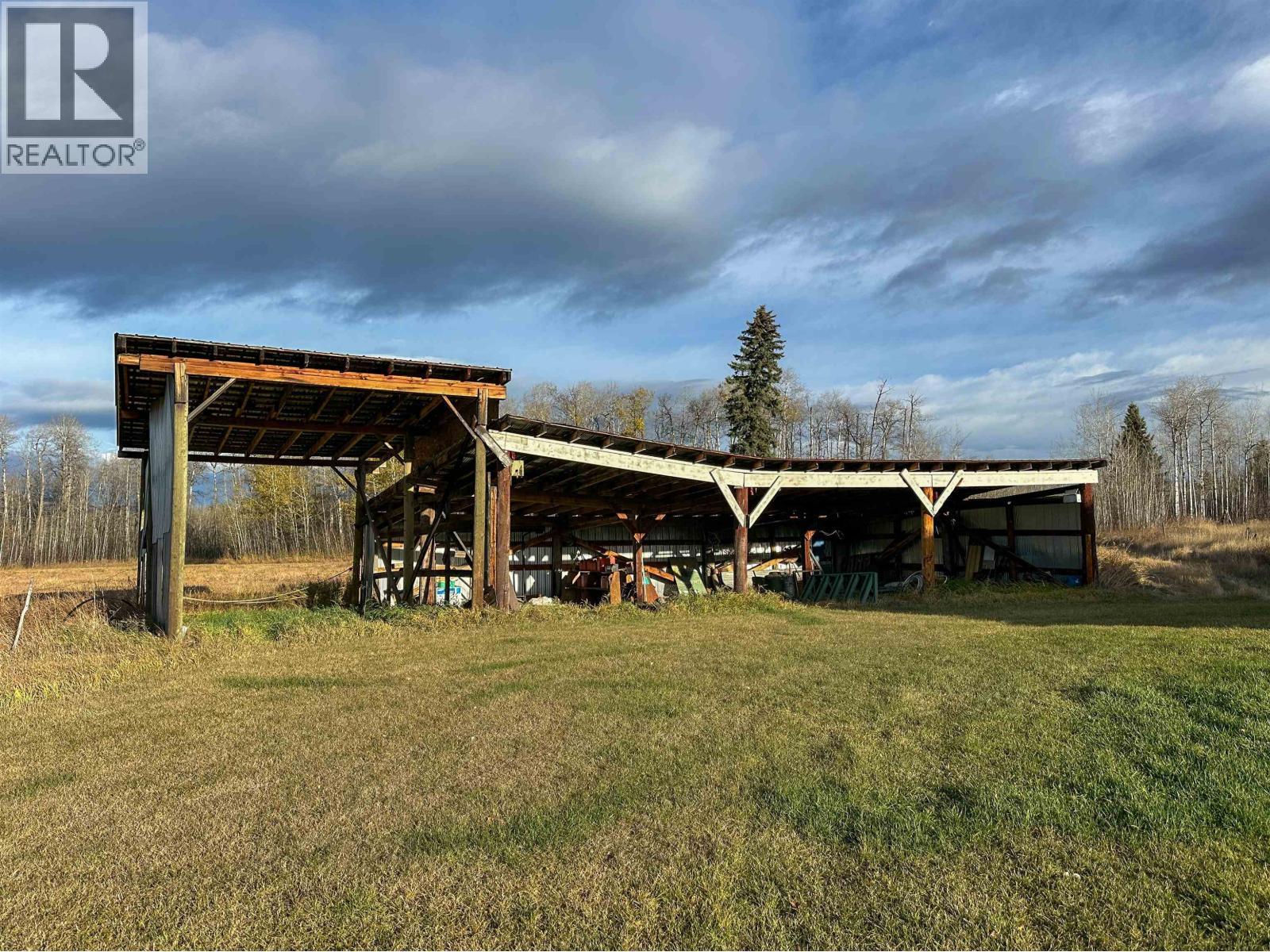 21900 E 16 Highway, Fort Fraser, BC - Outdoor