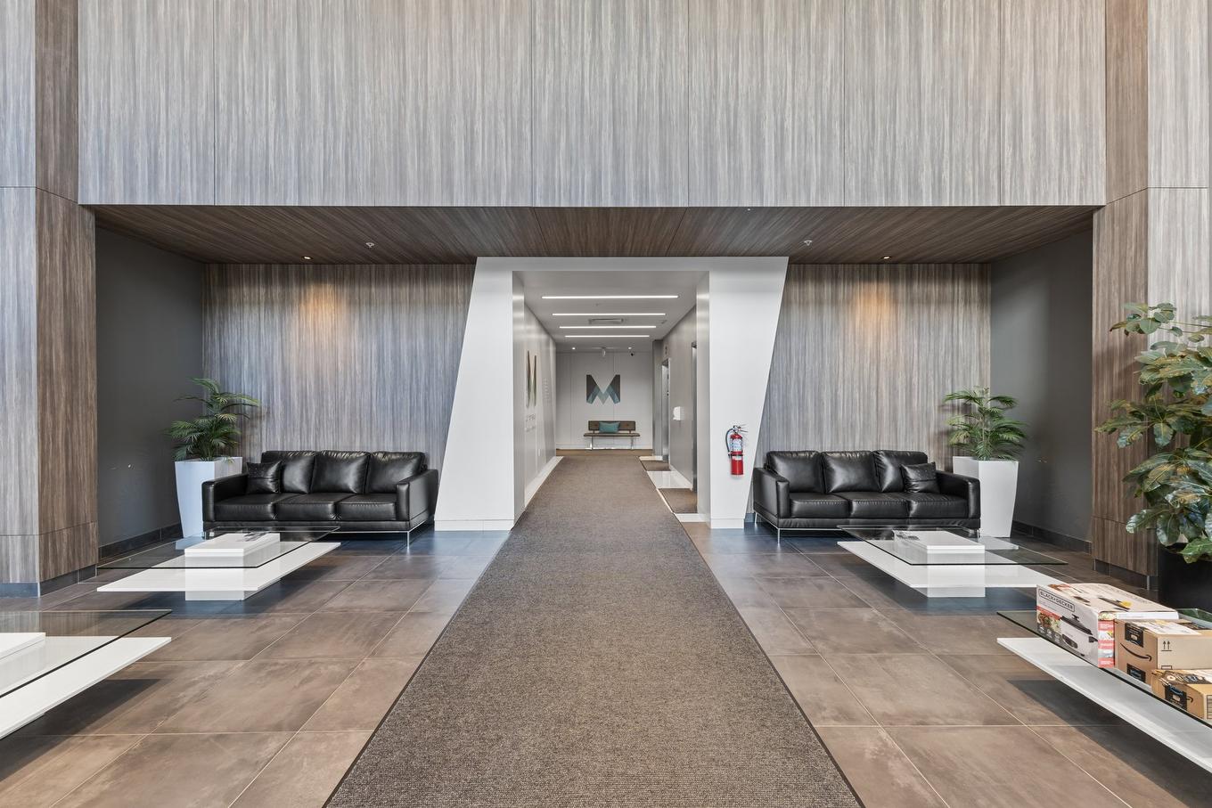 Entrée extérieure - 519-11310 Rue Notre-Dame E., Montréal-Est, QC -