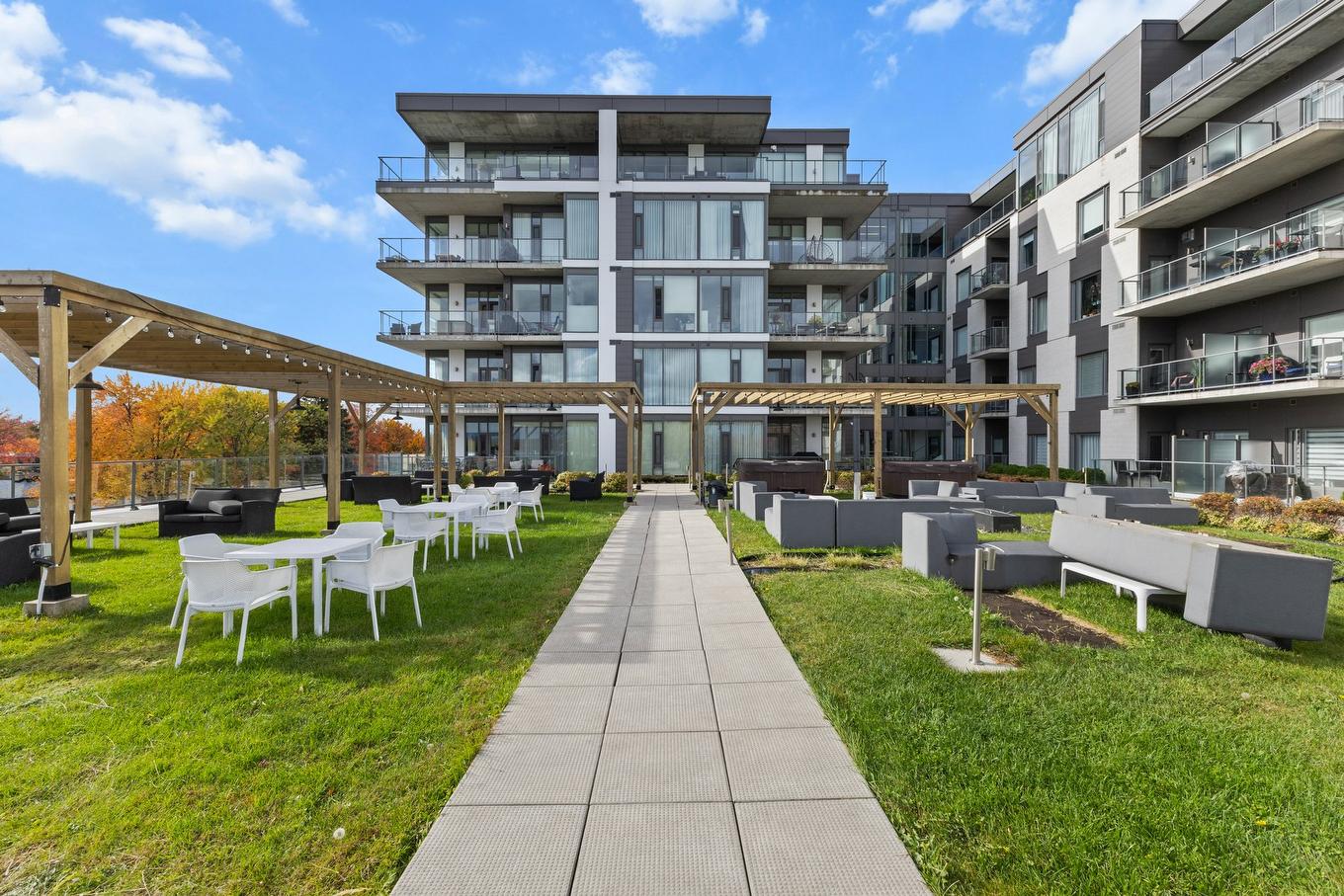 Photo aérienne - 519-11310 Rue Notre-Dame E., Montréal-Est, QC - Outdoor With Balcony