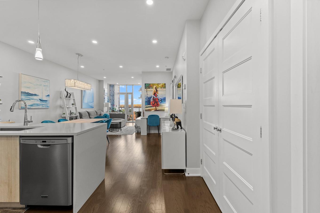 Cuisine - 519-11310 Rue Notre-Dame E., Montréal-Est, QC - Indoor