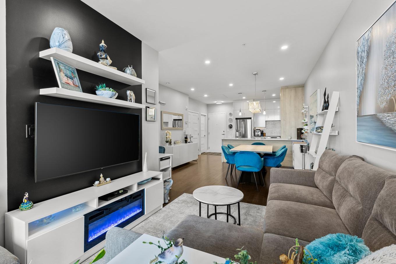 Salon - 519-11310 Rue Notre-Dame E., Montréal-Est, QC - Indoor Photo Showing Living Room