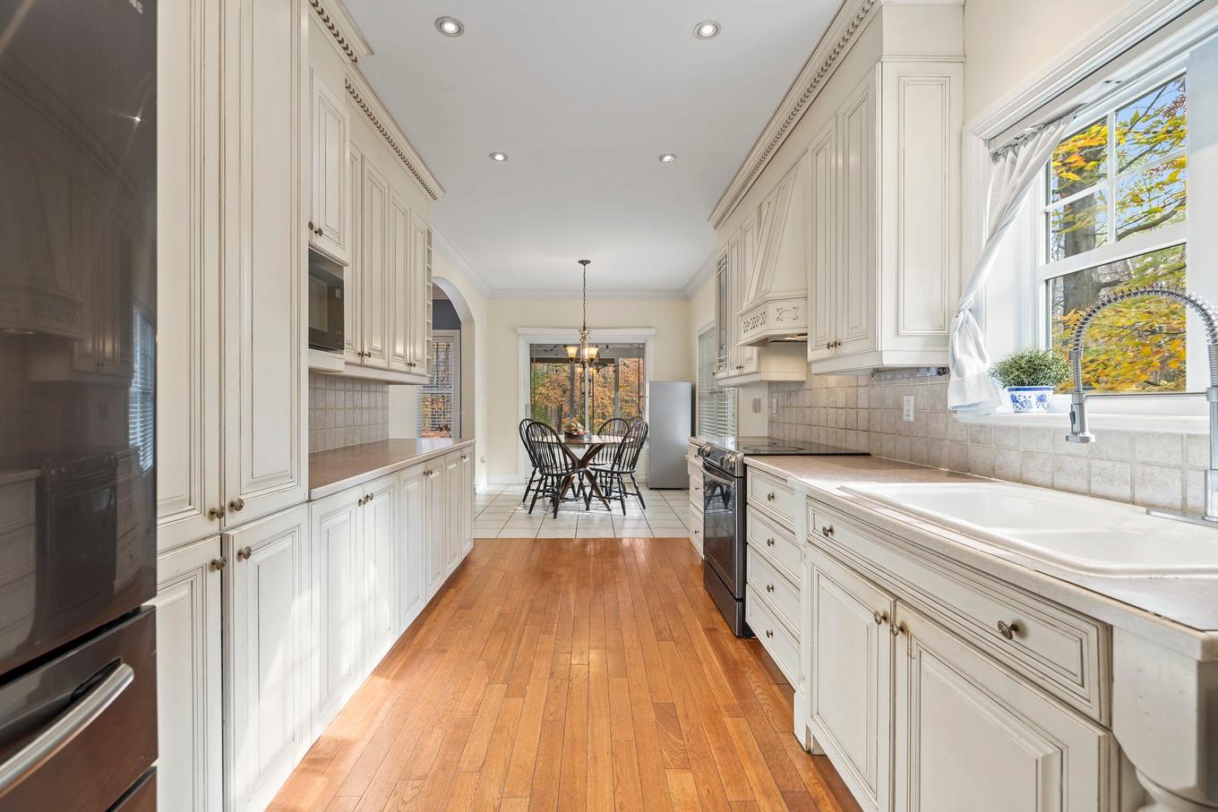 Kitchen - 623 Rue De L'Estérel, Saint-Lazare, QC - Indoor Photo Showing Kitchen With Upgraded Kitchen