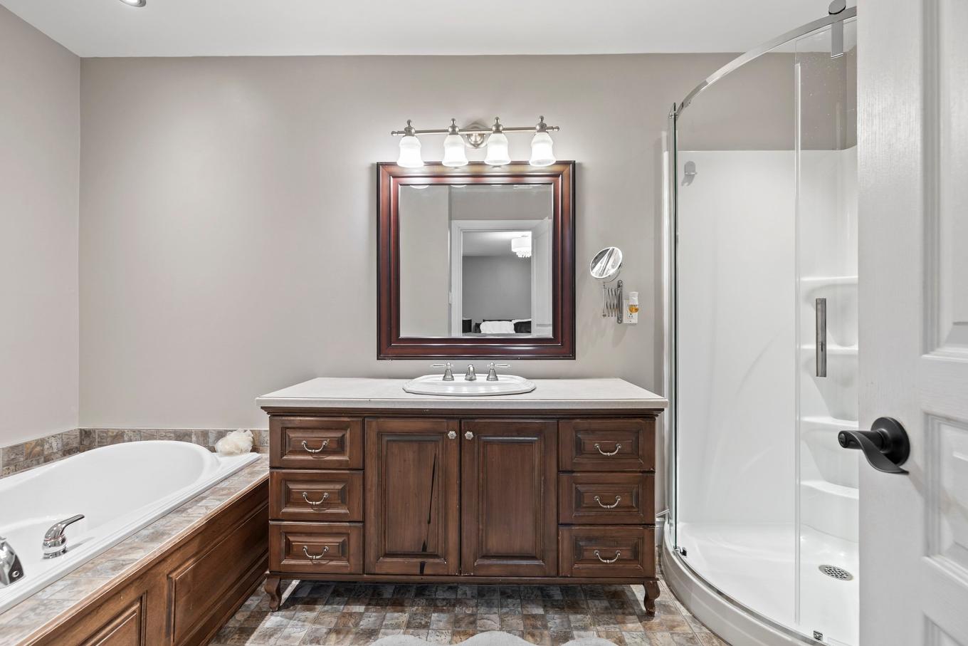 Ensuite bathroom - 623 Rue De L'Estérel, Saint-Lazare, QC - Indoor Photo Showing Bathroom