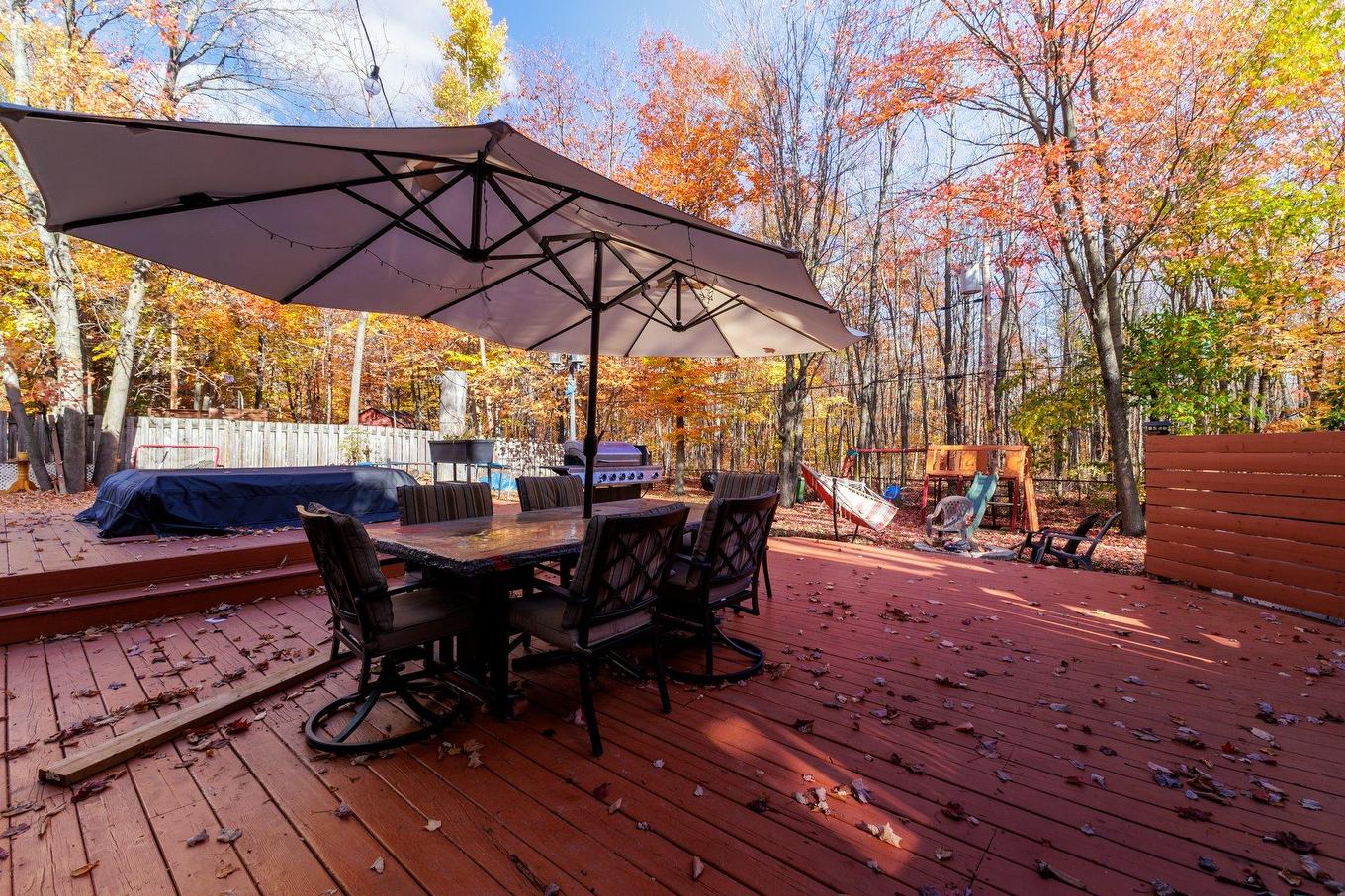 Backyard - 623 Rue De L'Estérel, Saint-Lazare, QC - Outdoor With Deck Patio Veranda With Exterior