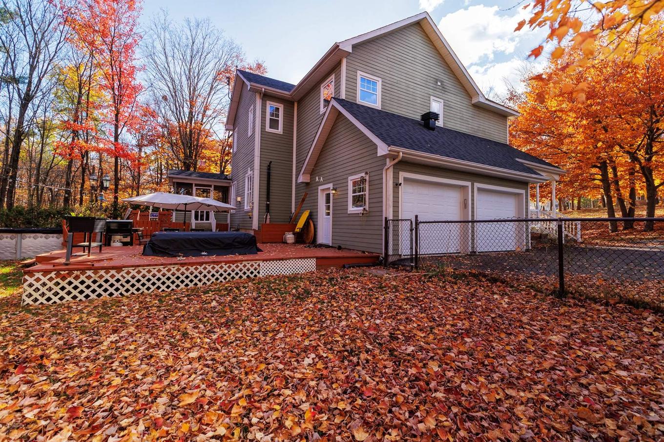 Backyard - 623 Rue De L'Estérel, Saint-Lazare, QC - Outdoor