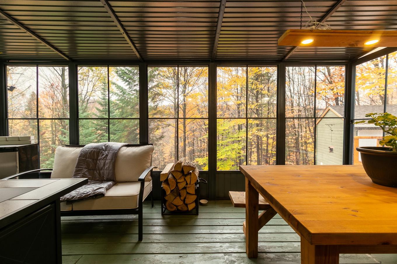 Véranda - 87Z Ch. Des Couleurs, Saint-Sauveur, QC - Indoor