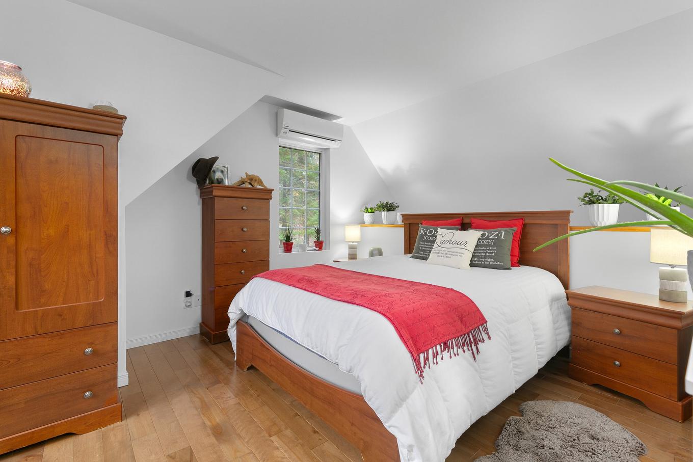 Chambre à coucher principale - 87Z Ch. Des Couleurs, Saint-Sauveur, QC - Indoor Photo Showing Bedroom