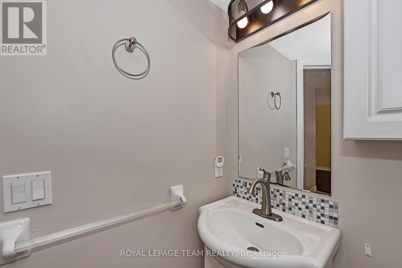 206 - 14 Norice Street, Ottawa, ON - Indoor Photo Showing Bathroom