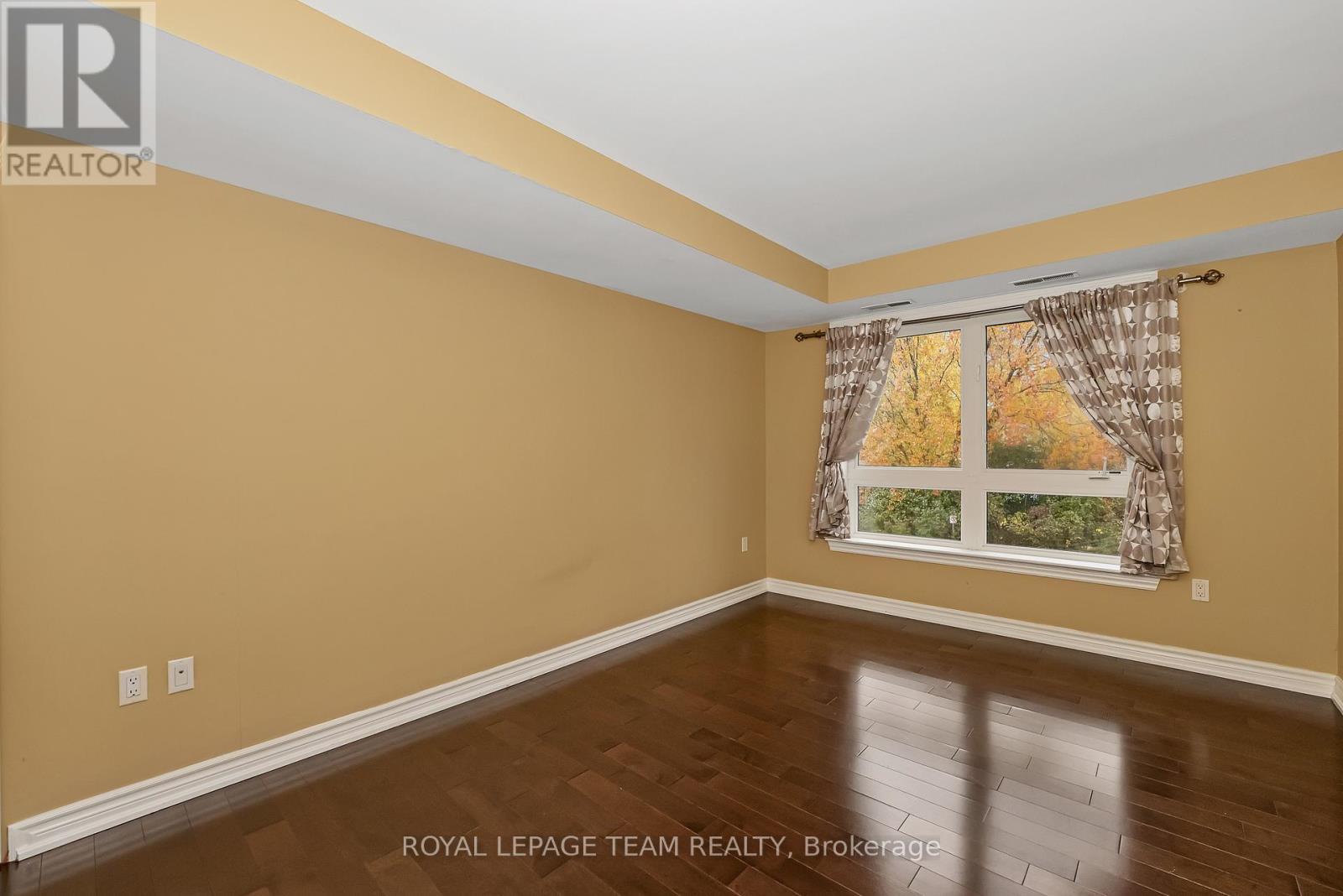 206 - 14 Norice Street, Ottawa, ON - Indoor Photo Showing Other Room