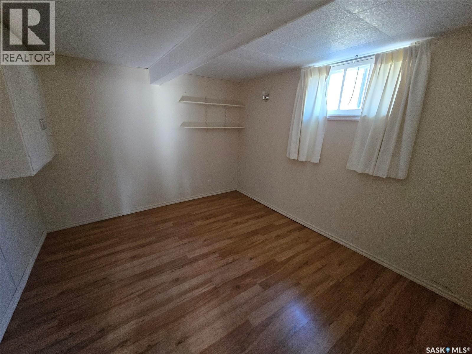 446 2Nd Avenue Nw, Swift Current, SK - Indoor Photo Showing Other Room