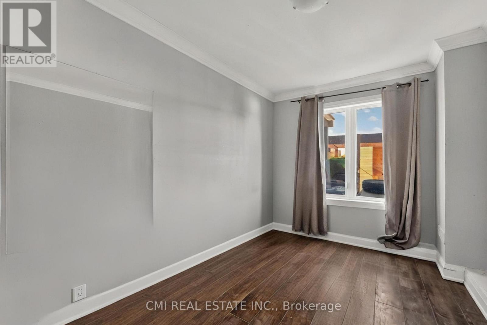 22 Jeavons Avenue, Toronto, ON - Indoor Photo Showing Other Room