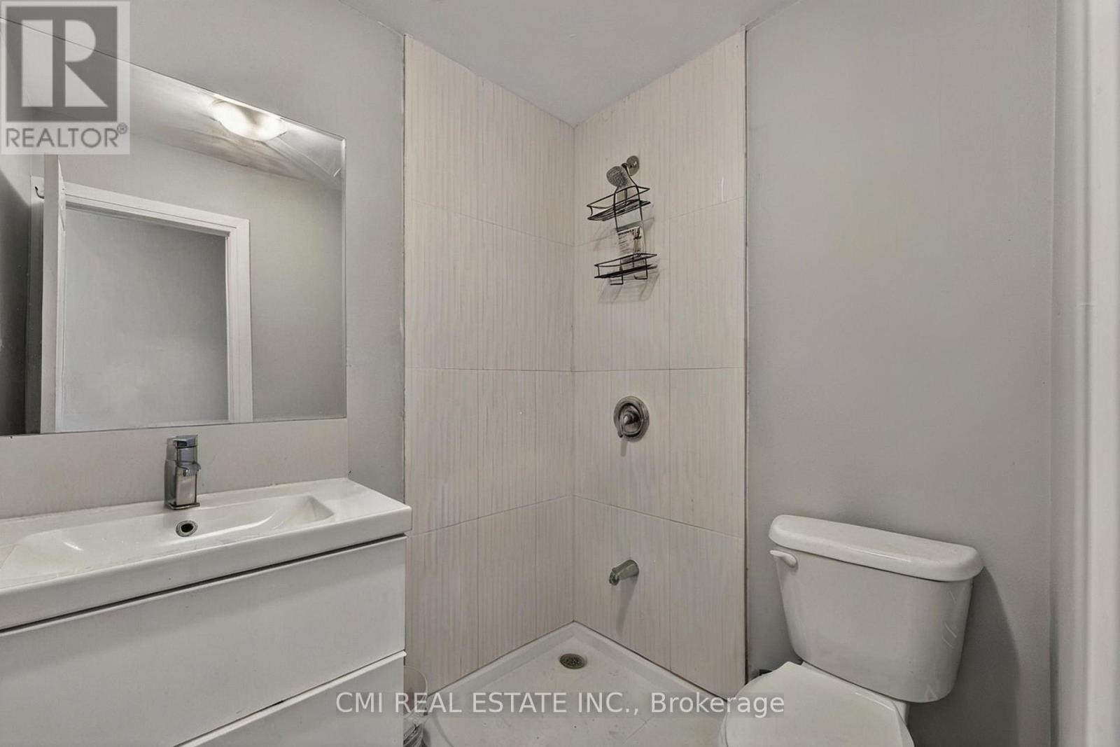 22 Jeavons Avenue, Toronto, ON - Indoor Photo Showing Bathroom