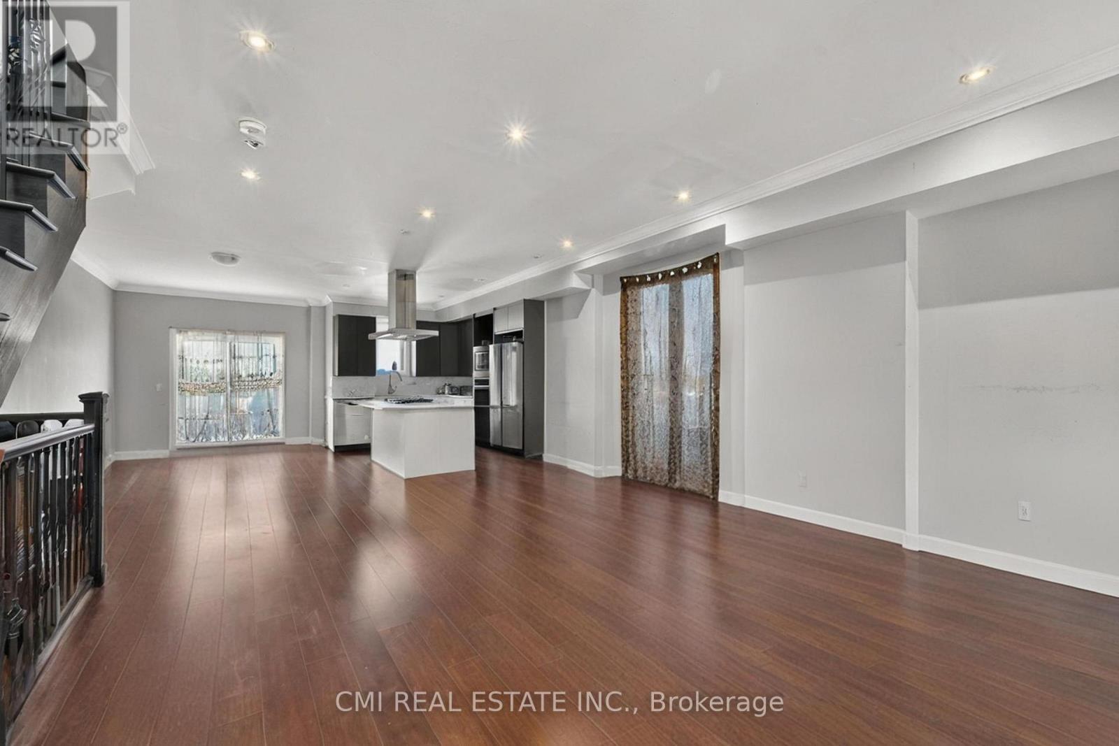 22 Jeavons Avenue, Toronto, ON - Indoor