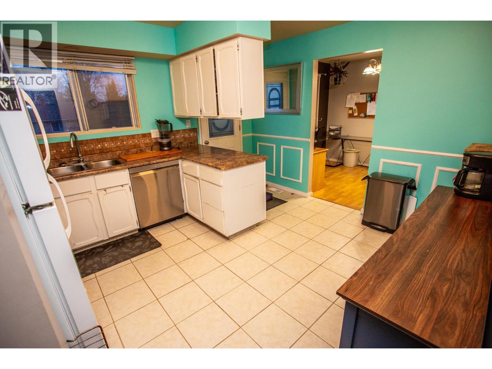 7386 Imperial Place, Prince George, BC - Indoor Photo Showing Kitchen