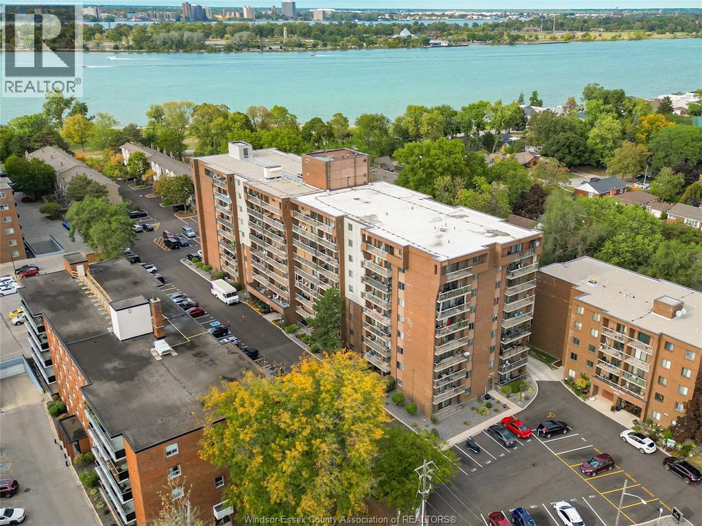 3936 Wyandotte East Unit# 906, Windsor, ON - Outdoor With View