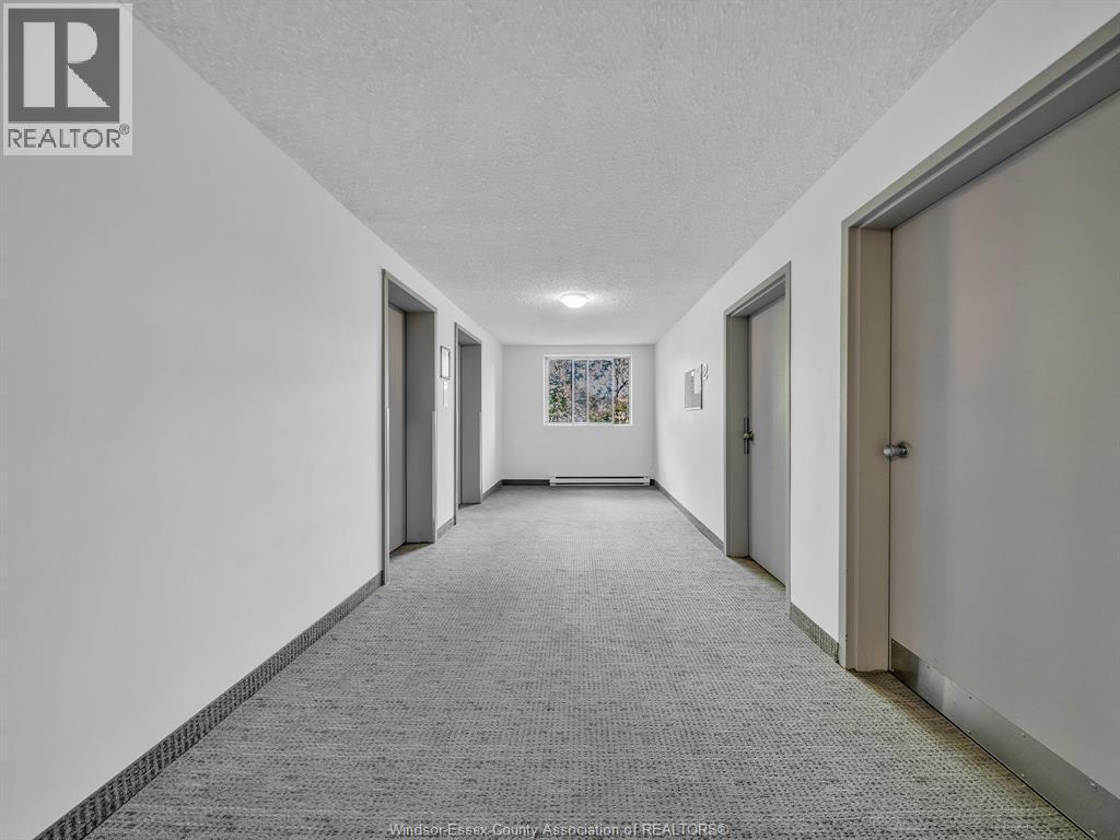 3936 Wyandotte East Unit# 906, Windsor, ON - Indoor Photo Showing Other Room