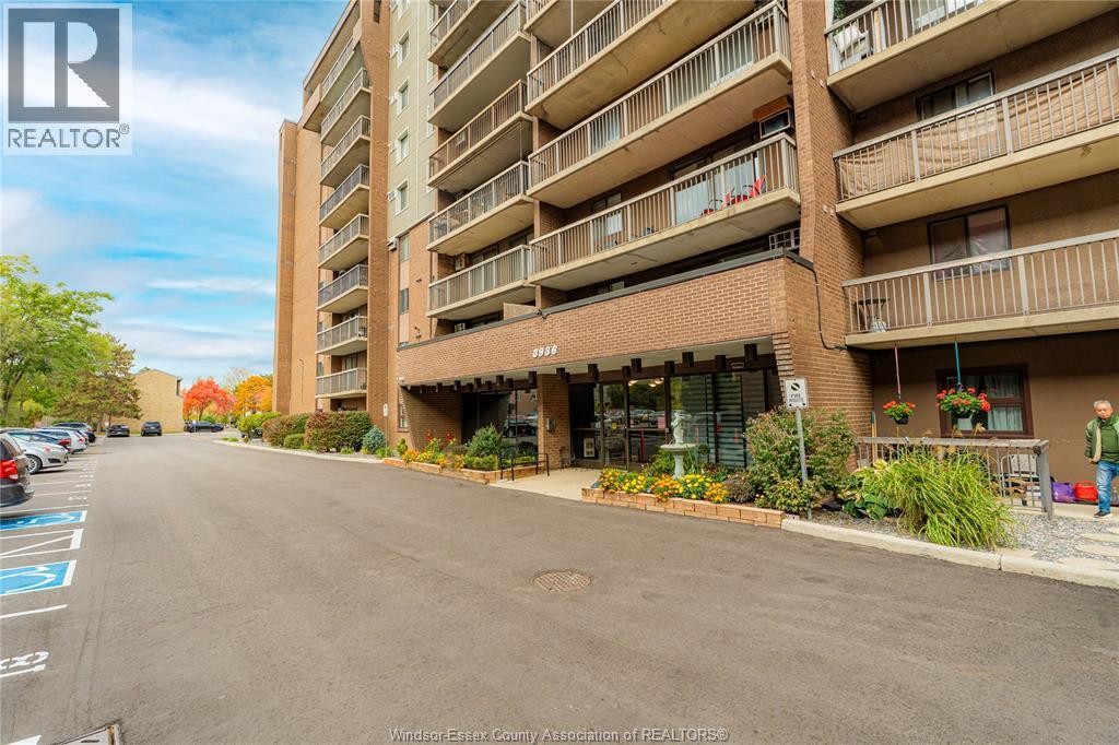 3936 Wyandotte East Unit# 906, Windsor, ON - Outdoor