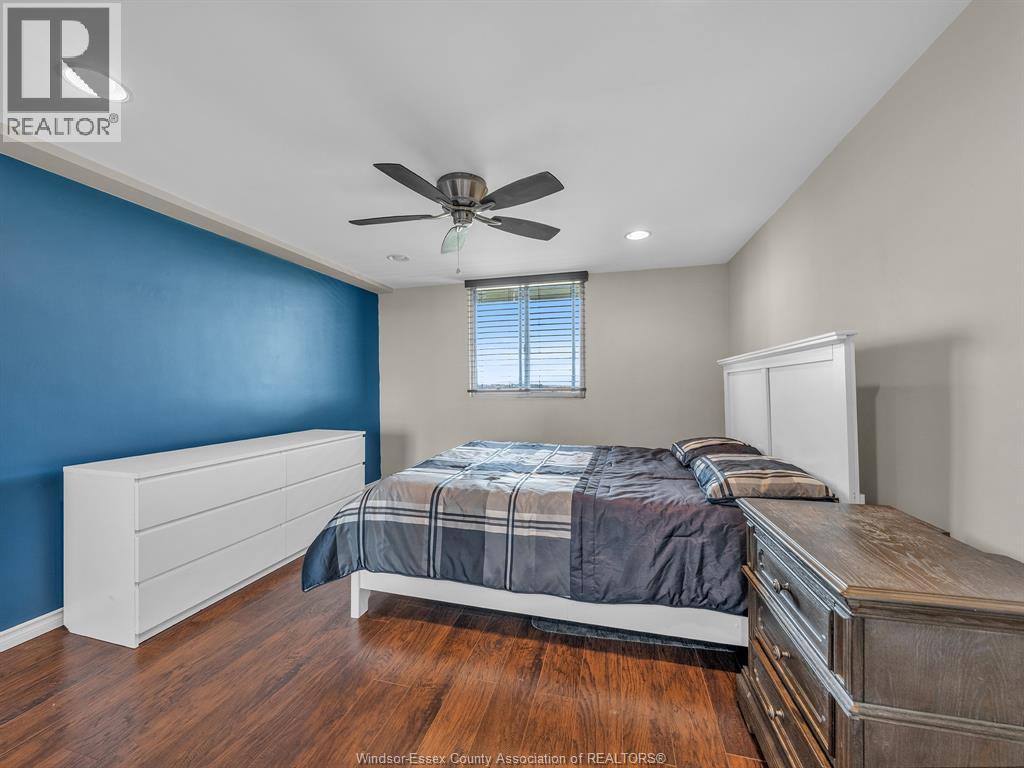 3936 Wyandotte East Unit# 906, Windsor, ON - Indoor Photo Showing Bedroom