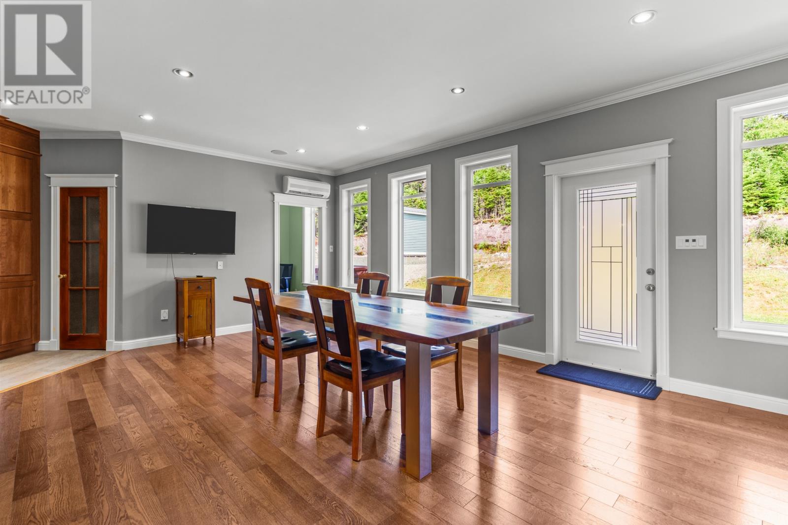 420 Maddox Cove Road, St John'S, NL - Indoor Photo Showing Dining Room