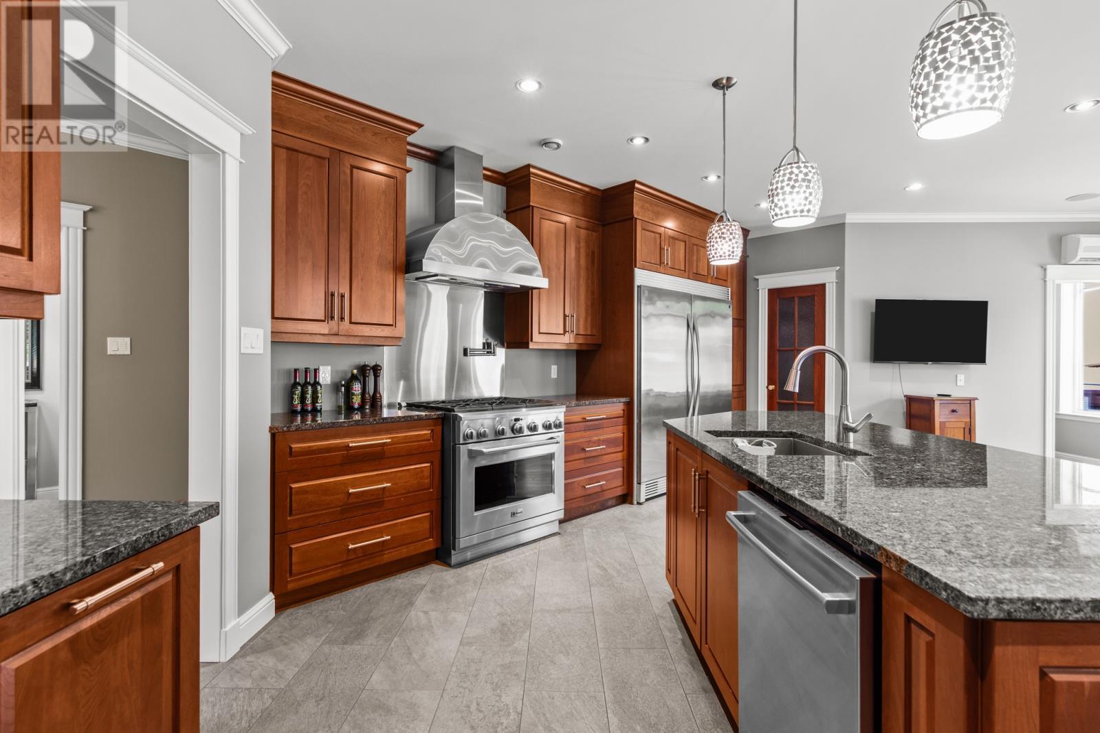 420 Maddox Cove Road, St John'S, NL - Indoor Photo Showing Kitchen With Upgraded Kitchen