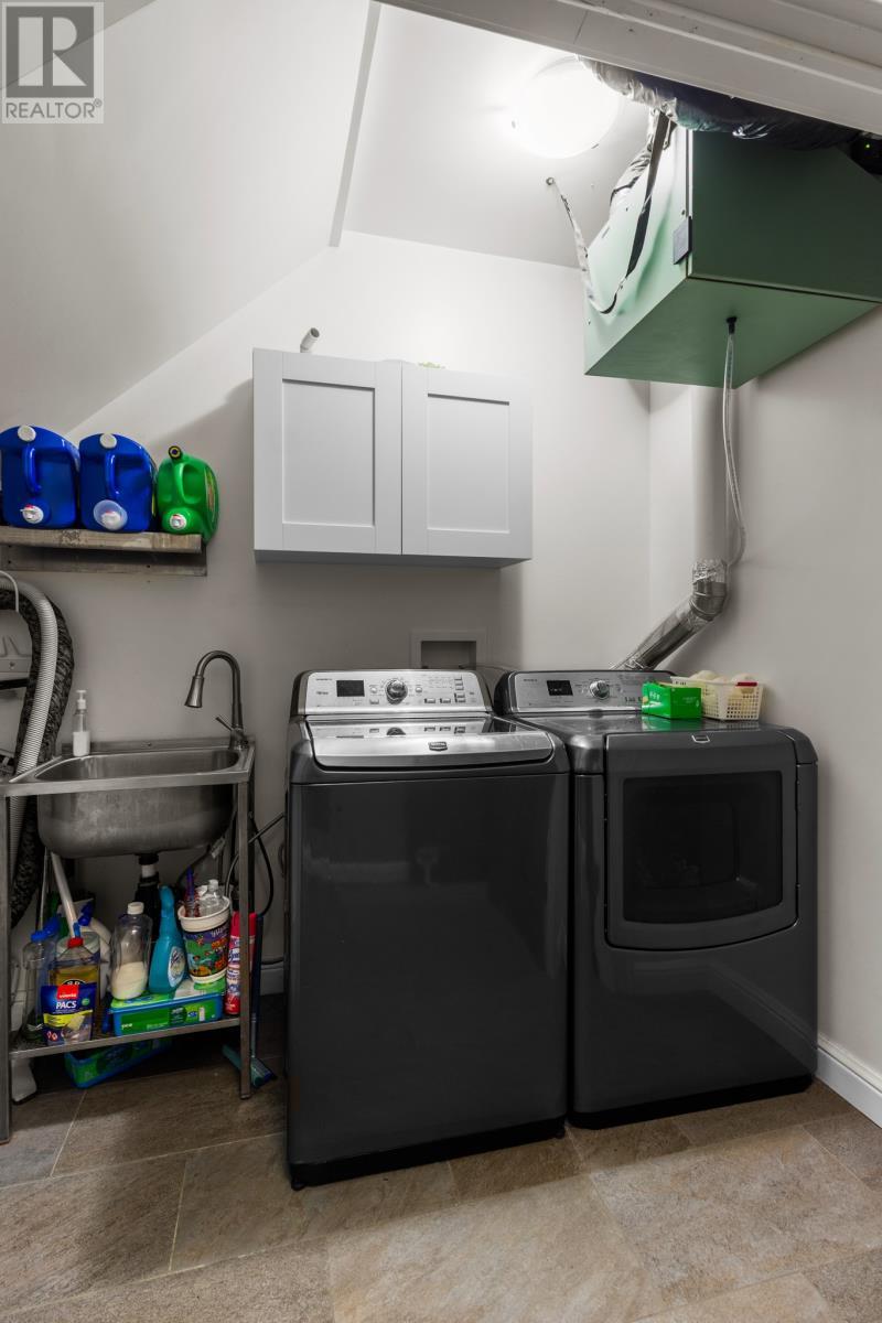 420 Maddox Cove Road, St John'S, NL - Indoor Photo Showing Laundry Room