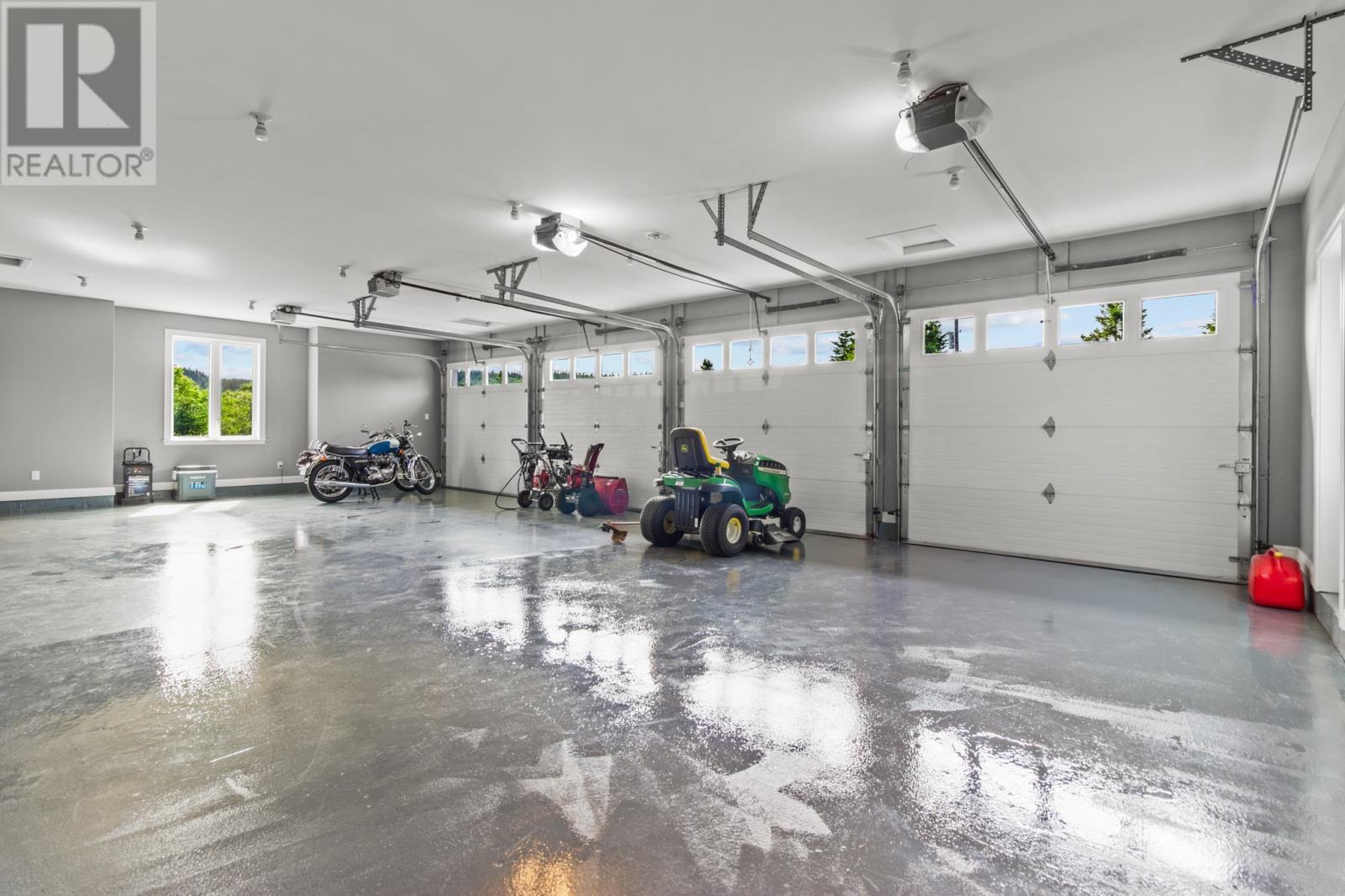 420 Maddox Cove Road, St John'S, NL - Indoor Photo Showing Garage