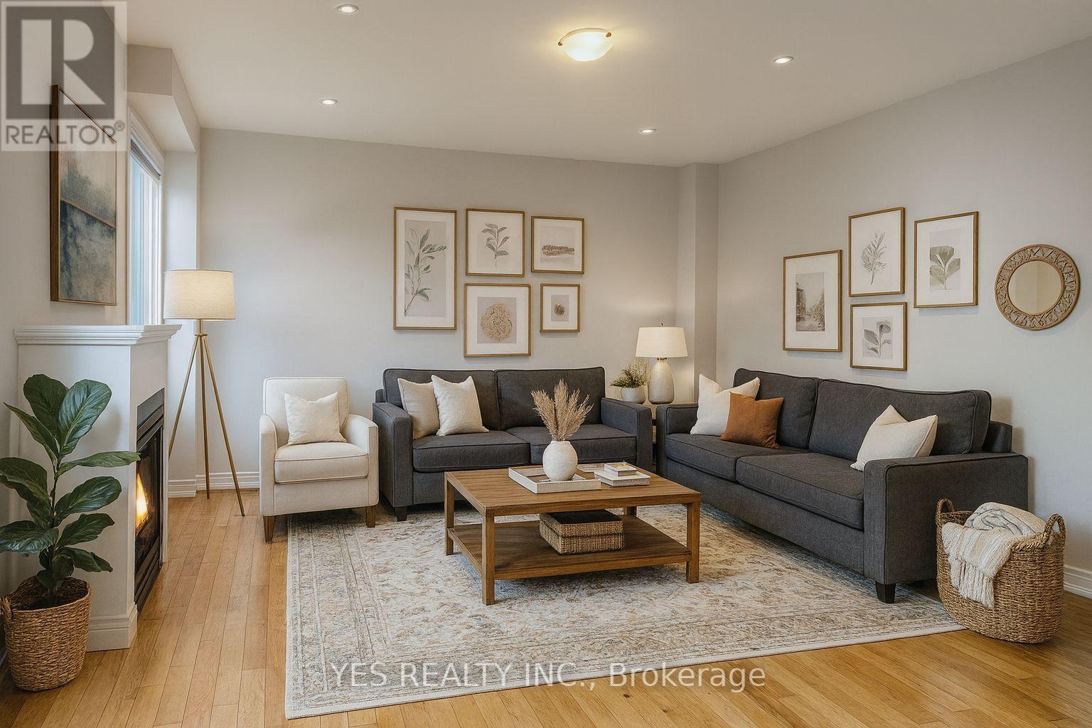 187 Provident Way, Hamilton, ON - Indoor Photo Showing Living Room