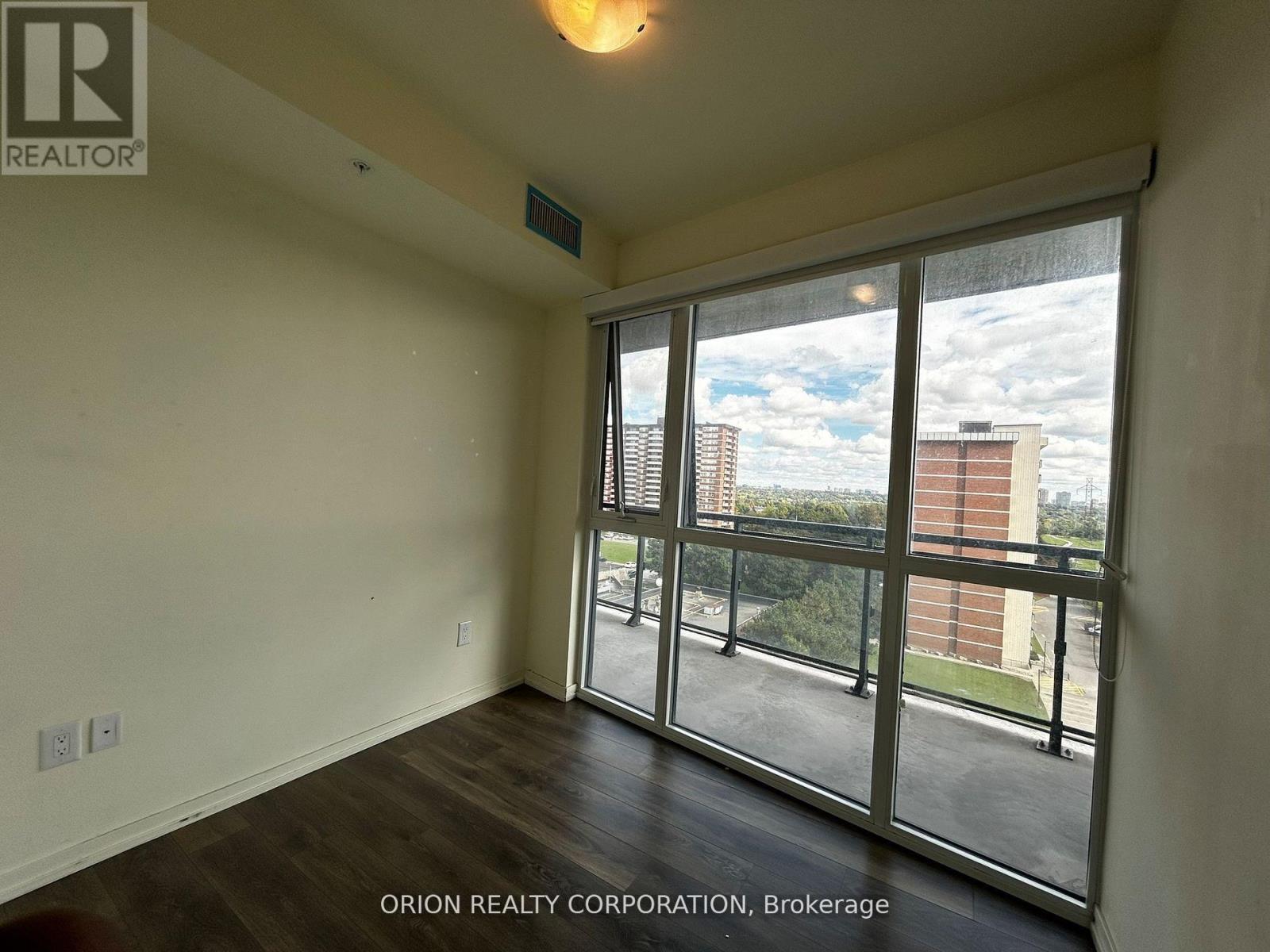 906 - 3237 Bayview Avenue, Toronto, ON - Indoor Photo Showing Other Room