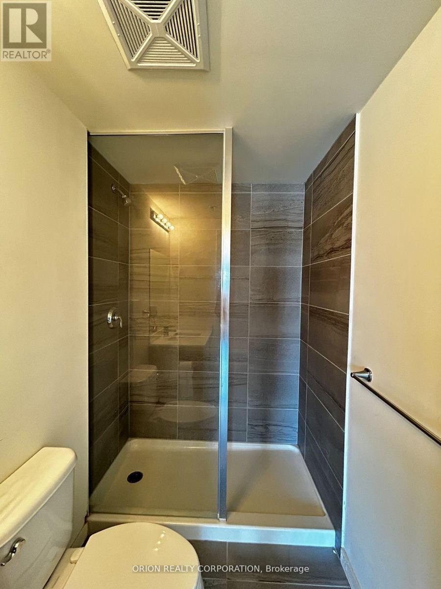 906 - 3237 Bayview Avenue, Toronto, ON - Indoor Photo Showing Bathroom