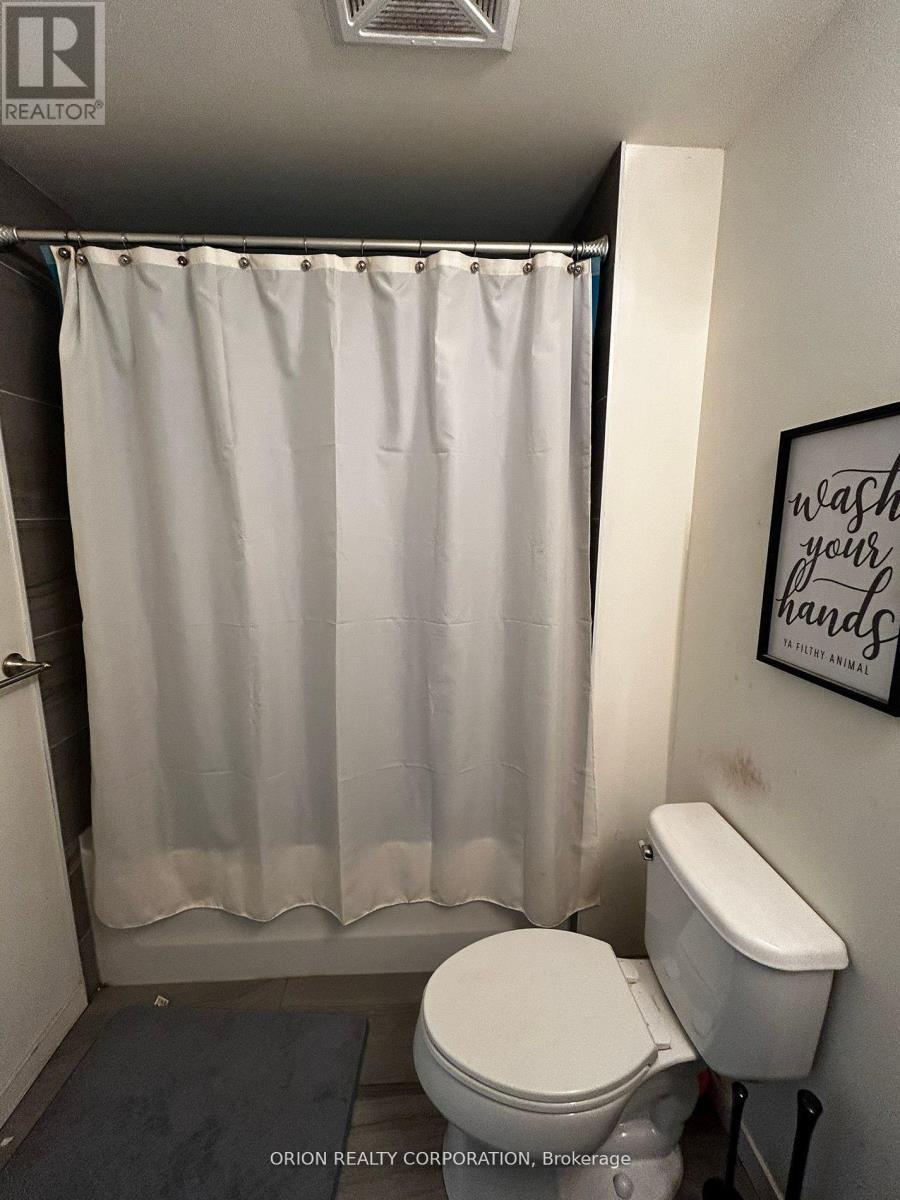 906 - 3237 Bayview Avenue, Toronto, ON - Indoor Photo Showing Bathroom