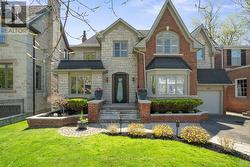 267 ST LEONARDS AVENUE Toronto, ON M4N 1K9