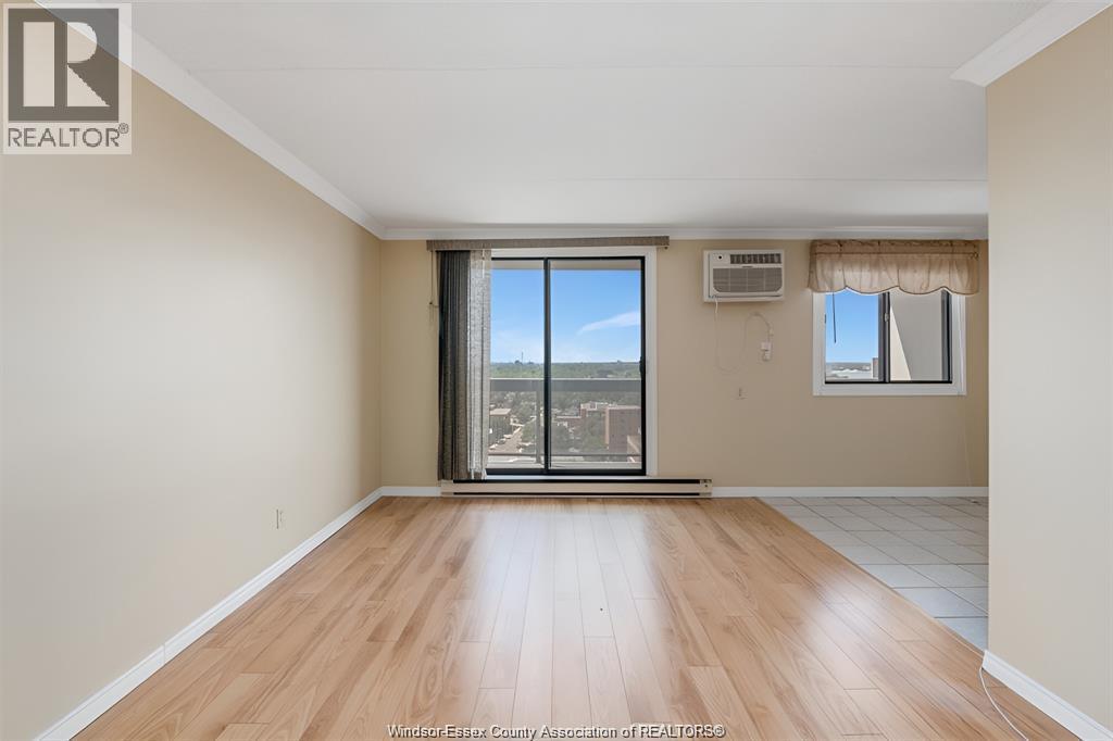 150 Park Street West Unit# 1516, Windsor, ON - Indoor Photo Showing Other Room