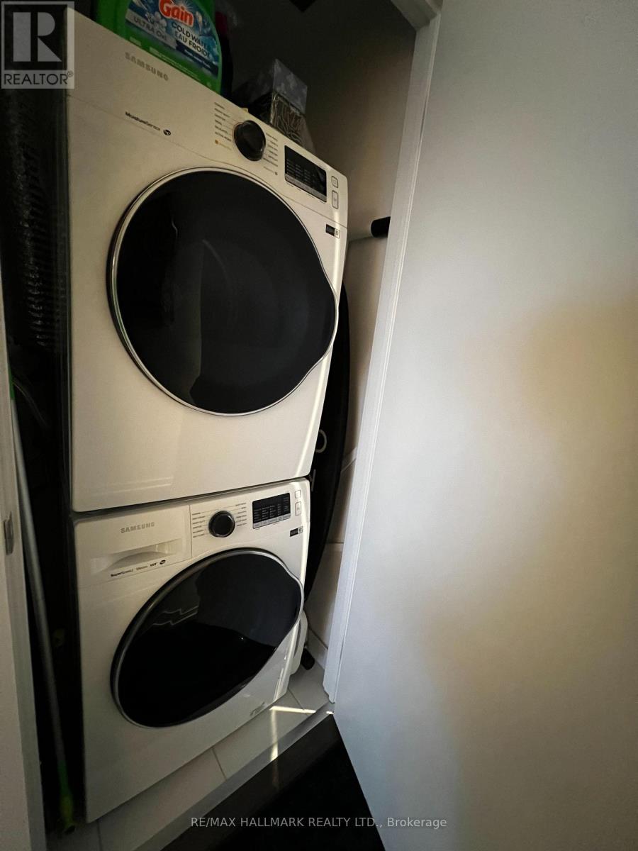 3910 - 1928 Lake Shore Boulevard W, Toronto, ON - Indoor Photo Showing Laundry Room