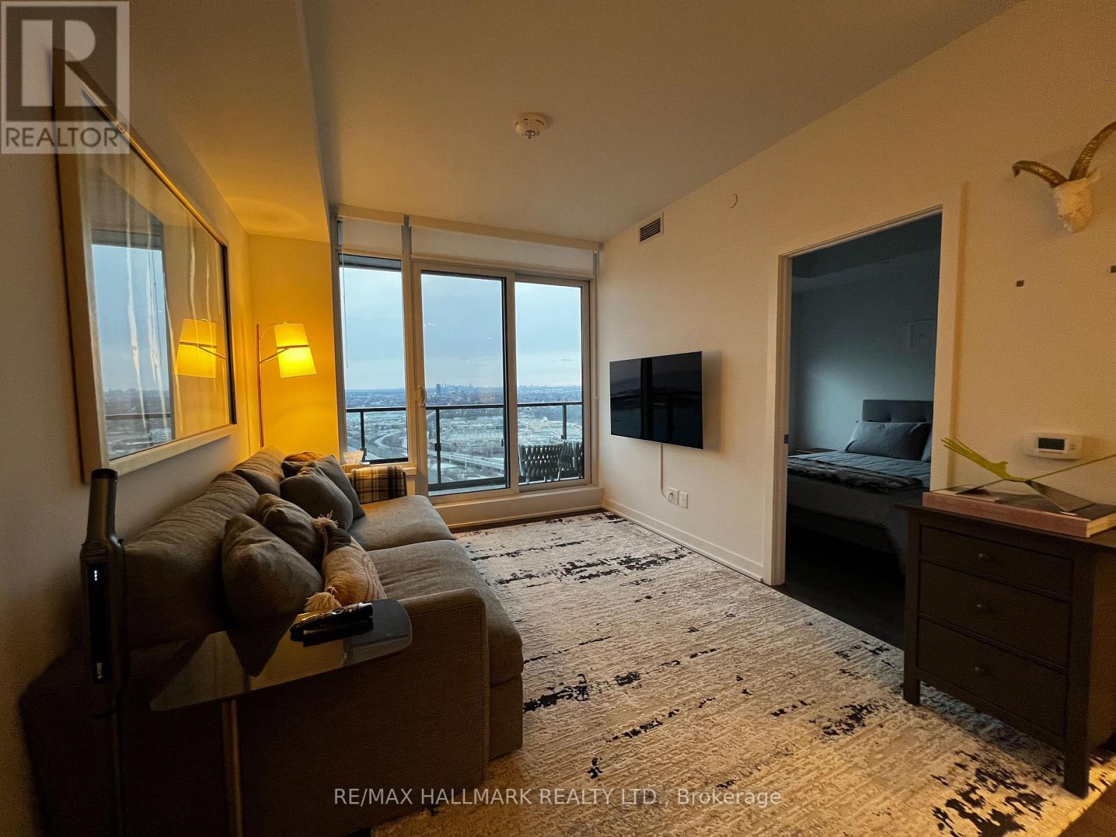 3910 - 1928 Lake Shore Boulevard W, Toronto, ON - Indoor Photo Showing Living Room