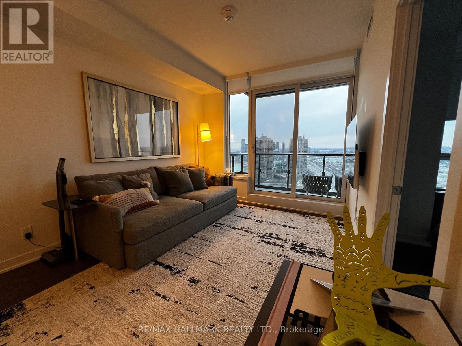3910 - 1928 Lake Shore Boulevard W, Toronto, ON - Indoor Photo Showing Living Room