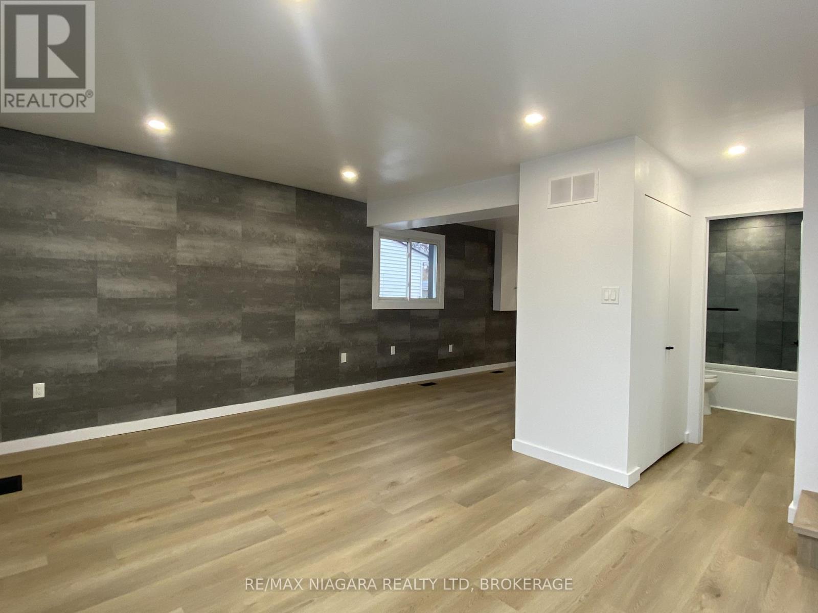 6159 Cadham Street, Niagara Falls (Arad/Fallsview), ON - Indoor Photo Showing Other Room